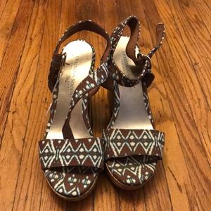 NWT Christian Siriano Wedges size 7